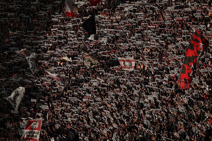 Supporters van Eintracht Frankfurt tijdens de DFB Pokal-finale tegen RB Leipzig