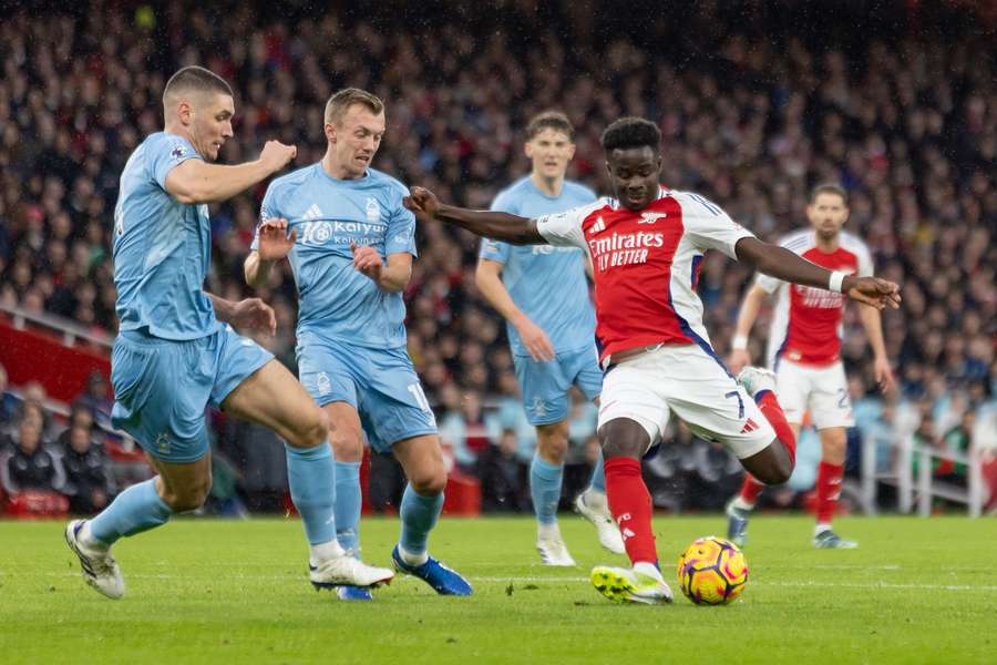 Saka abriu o placar para o Arsenal com belo gol Saka abriu o placar para o Arsenal com belo gol