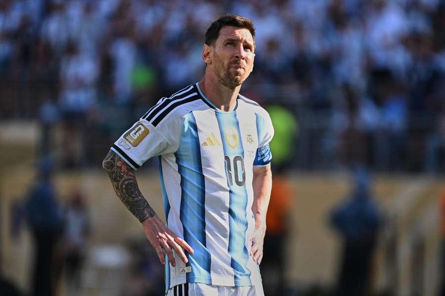 Messi rozważa swoją przyszłość.