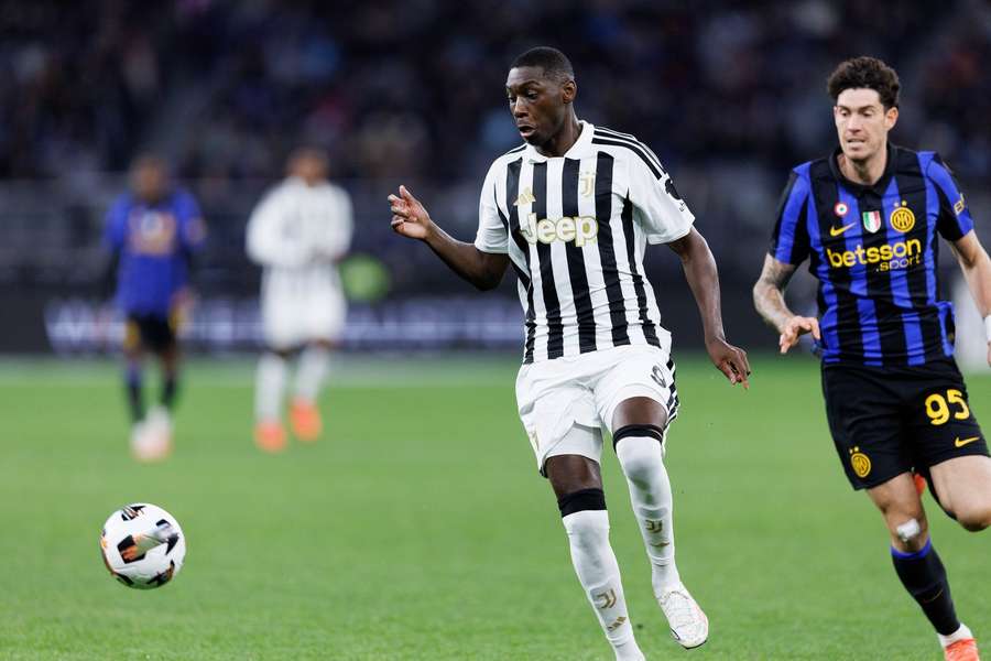 Kolo Muani con la maglia della Juventus durante l'amichevole contro l'Inter Kolo Muani con la maglia della Juventus durante l'amichevole contro l'Inter
