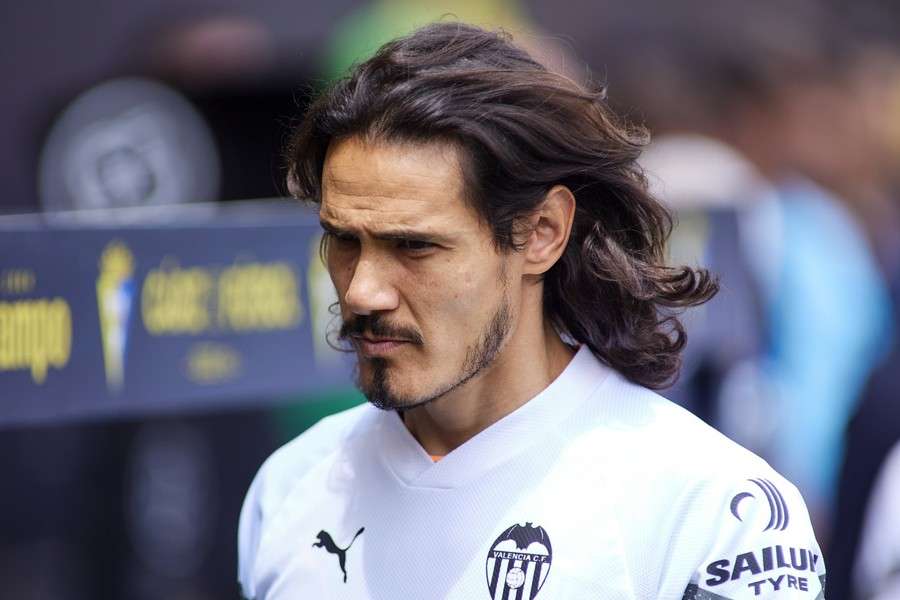 Valencia preferiu não seguir com Cavani