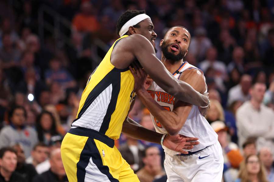 Siakam lotta per prendere posizione con Bridges