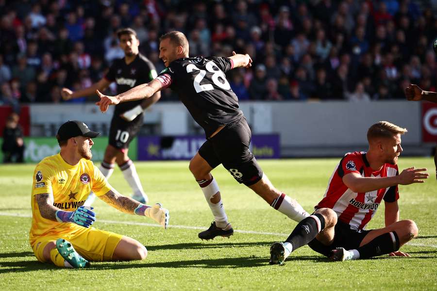 Souček se raduje z vyrovnání na 1:1.