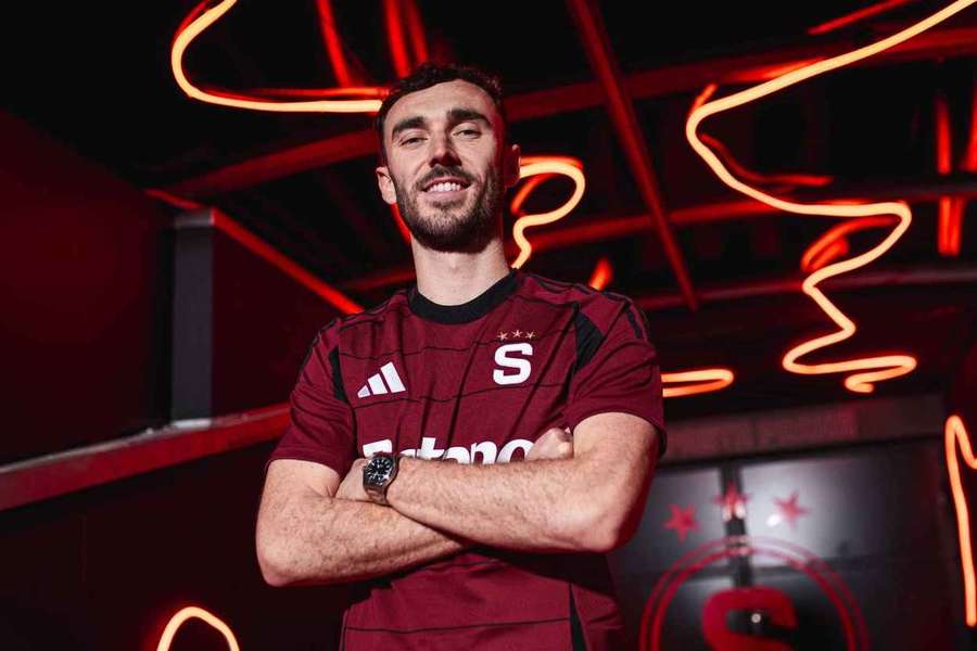 Irving do Sparty přestoupil z West Hamu.