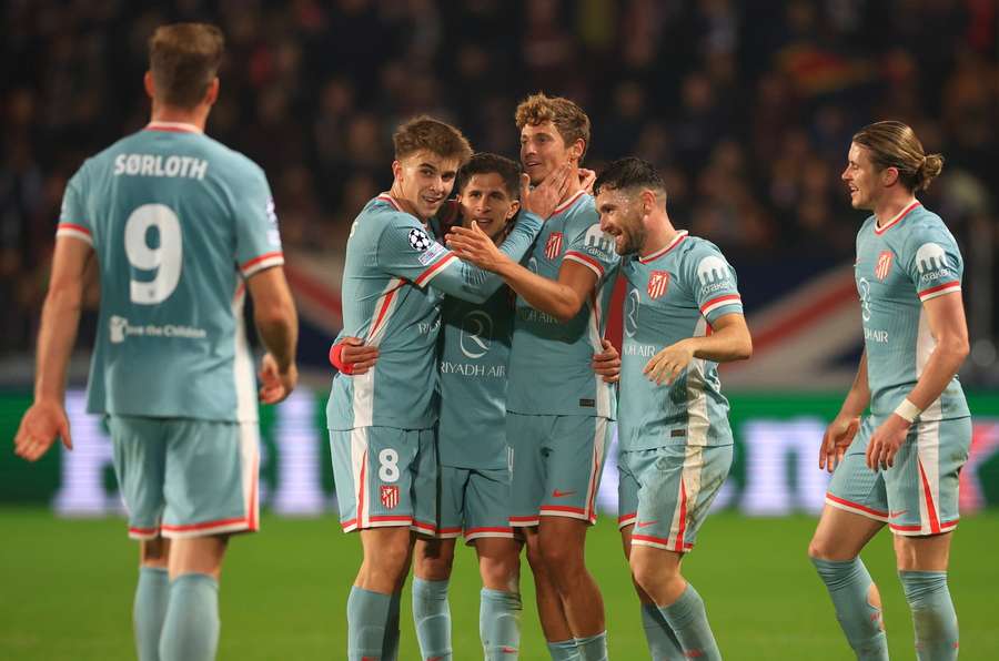 Piłkarze Atletico świętują gola Llorente Piłkarze Atletico świętują gola Llorente