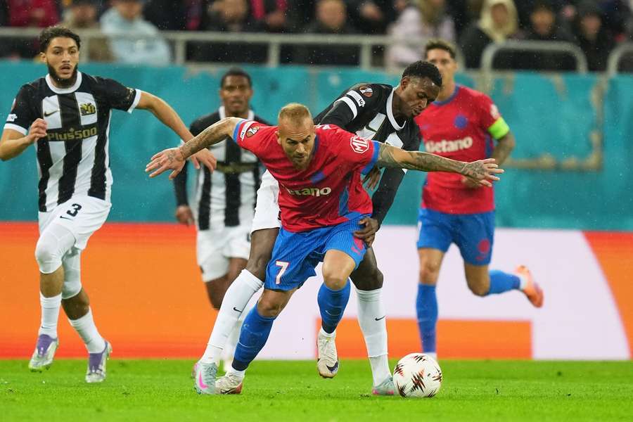 Denis Alibec, nemulțumit după ce a evoluat doar o repriză în FCSB - Young Boys Berna