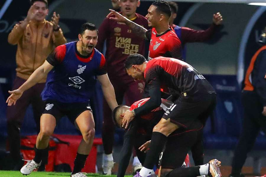 Renan Peixoto marcou gol digno de prêmio Puskas Renan Peixoto marcou gol digno de prêmio Puskas