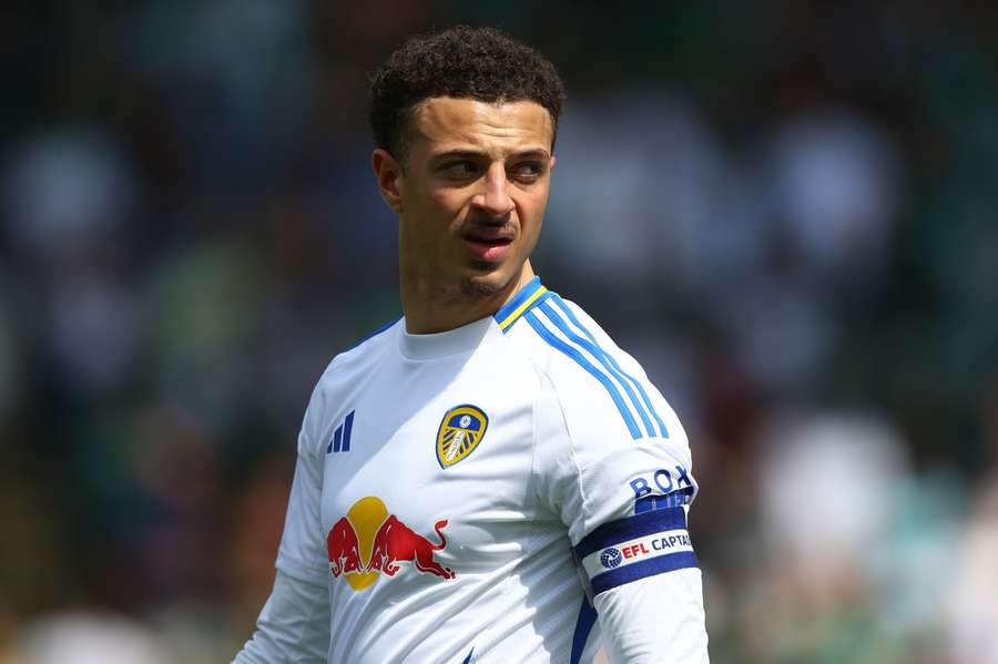Leeds United issue statement after Ampadu’s son is seen wearing a Galatasaray shirt
