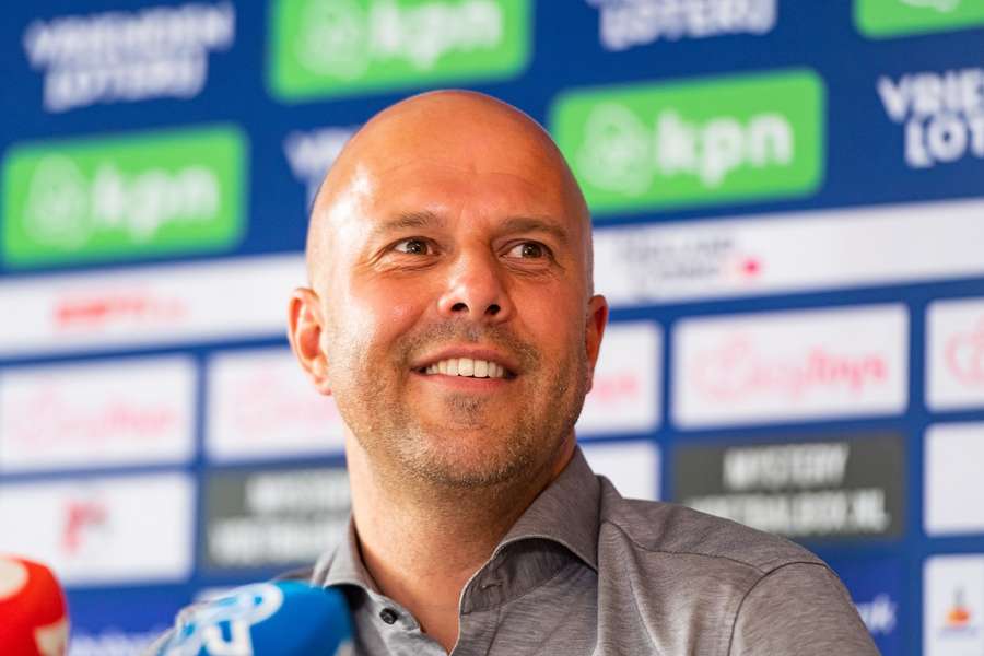 Arne Slot resta fedele al Feyenoord