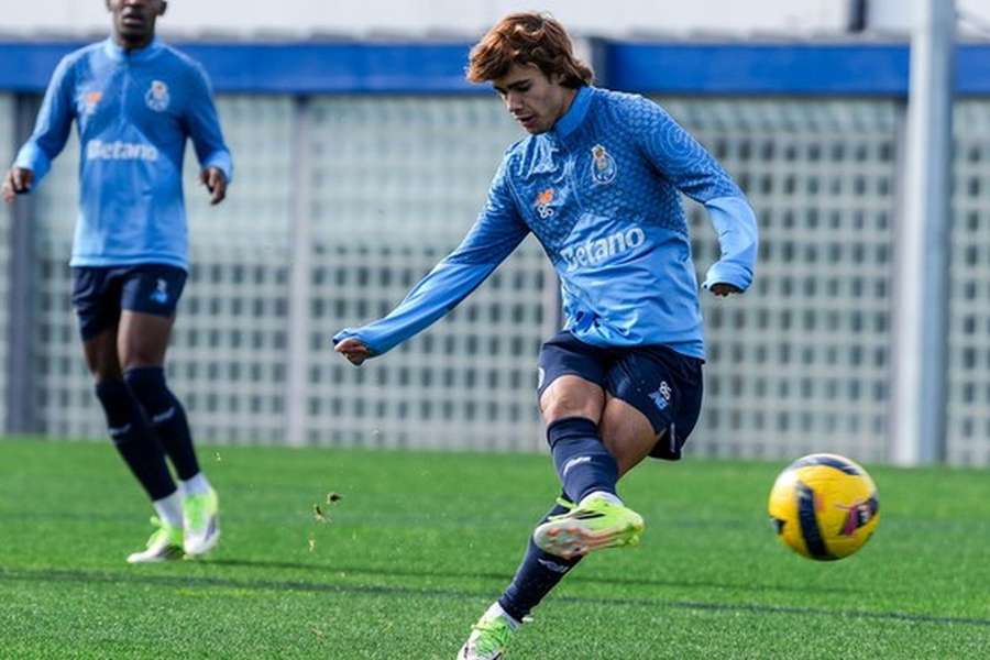 Rodrigo Mora no treino do FC Porto