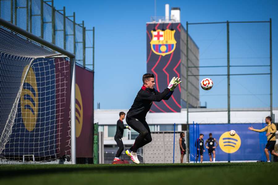 Ter Stegen, entrenando este lunes 31 de marzo