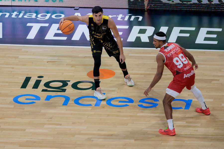 Alfonso Plummer defiende a Jaime Fernández