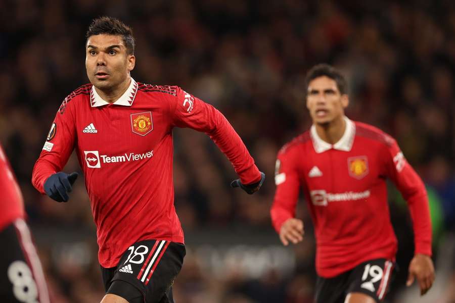 Casemiro și Varane sunt doi jucători pentru care Man United e dispusă să asculte oferte