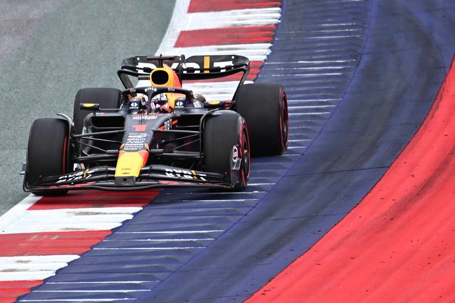 Max Verstappen zdobył pole position przed Grand Prix Austrii. Leclerc drugi