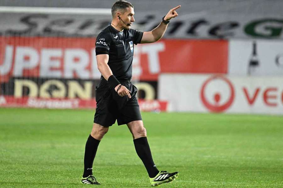 Arbitrul Istvan Kovacs Arbitrul Istvan Kovacs