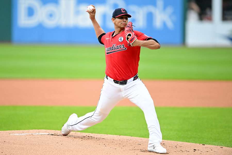 New York Yankees sign pitcher Carlos Carrasco to minor league deal