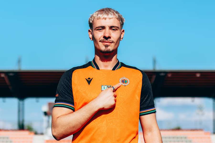 Ciekawe wzmocnienie Chrobrego, Sadiku grał w dwóch reprezentacjach Ciekawe wzmocnienie Chrobrego, Sadiku grał w dwóch reprezentacjach