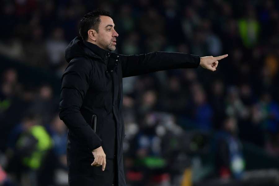 Xavi: "El Sevilla es un equipo rebelde que hace cosas muy bien con la presión alta"