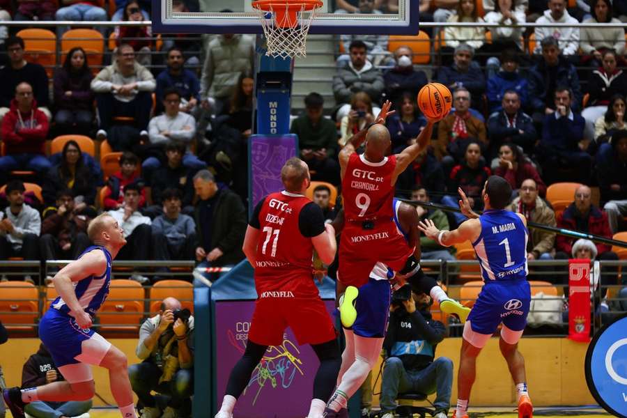 Benfica venceu FC Porto por 91-65 em Coimbra