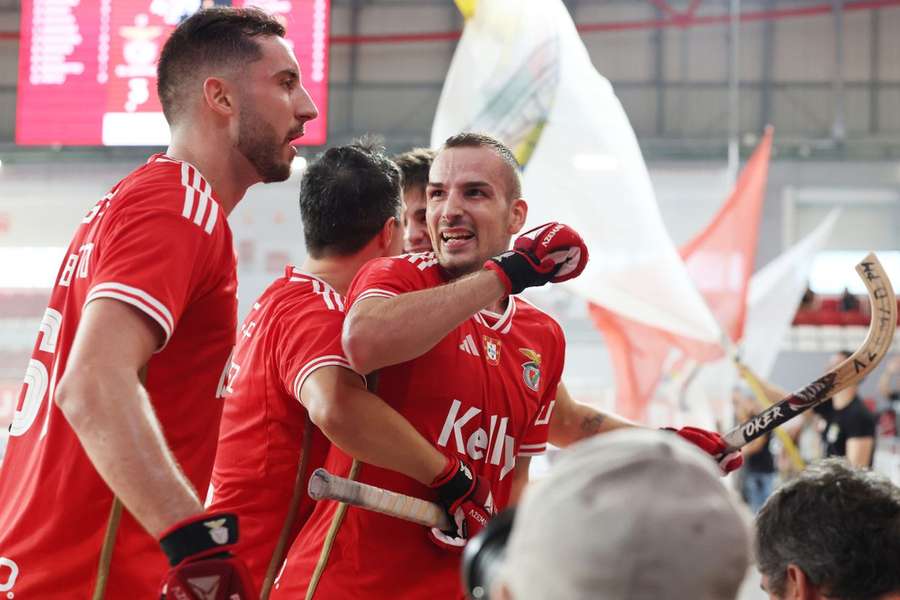 Benfica vence na receção ao líder
