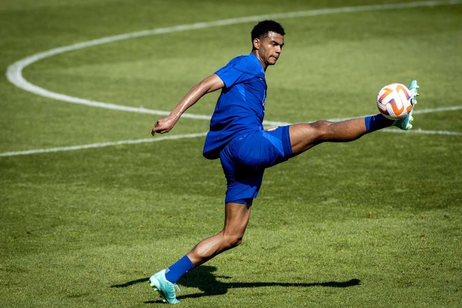 Gakpo tijdens een trainingssessie van het Nederlands elftal op het KNVB Campus