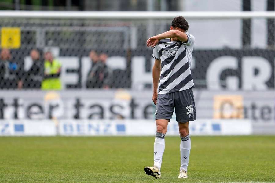 Sandhausen muss nach der Niederlage gegen Rostock den Gang in die Regionalliga antreten.