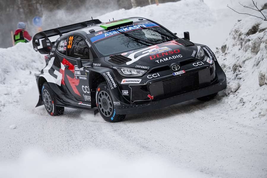 Elfyn Evans prend les devants.