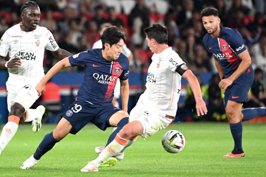 Lee Kang-in s'est particulièrement montré pour sa première. Lee Kang-in s'est particulièrement montré pour sa première.