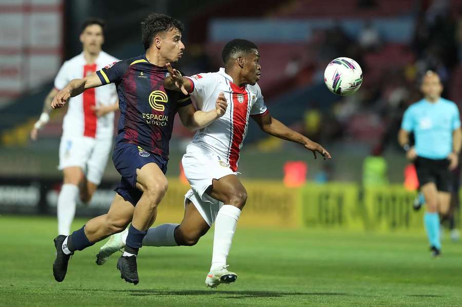 Alverca reforça terceiro posto