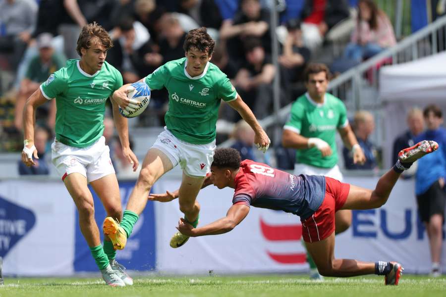 Lobos perderam os dois jogos deste sábado
