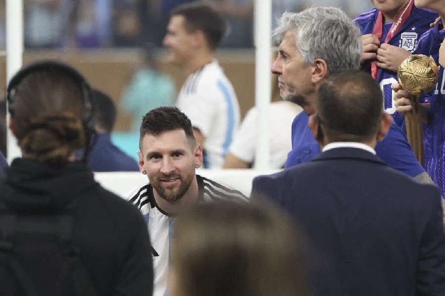 Messi, junto a su padre, Jorge, recientemente fallecido Messi, junto a su padre, Jorge, recientemente fallecido