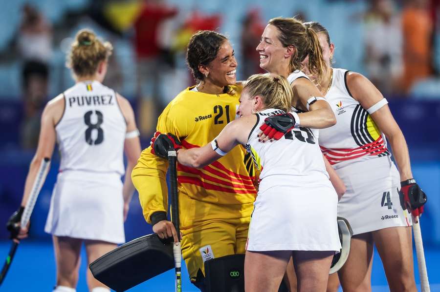 De Belgische hockeysters vieren de zege op Spanje