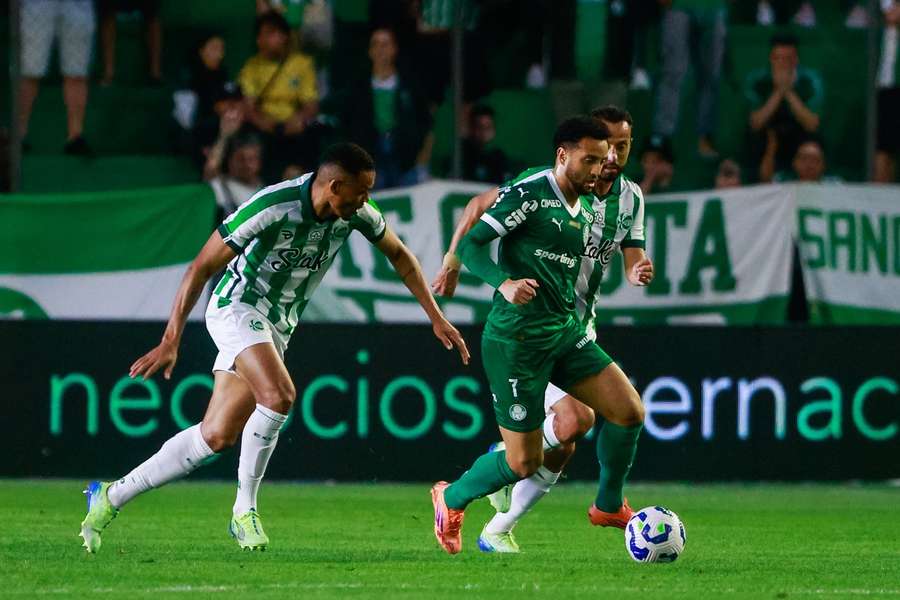 Felipe Anderson anotou um dos golos do Palmeiras