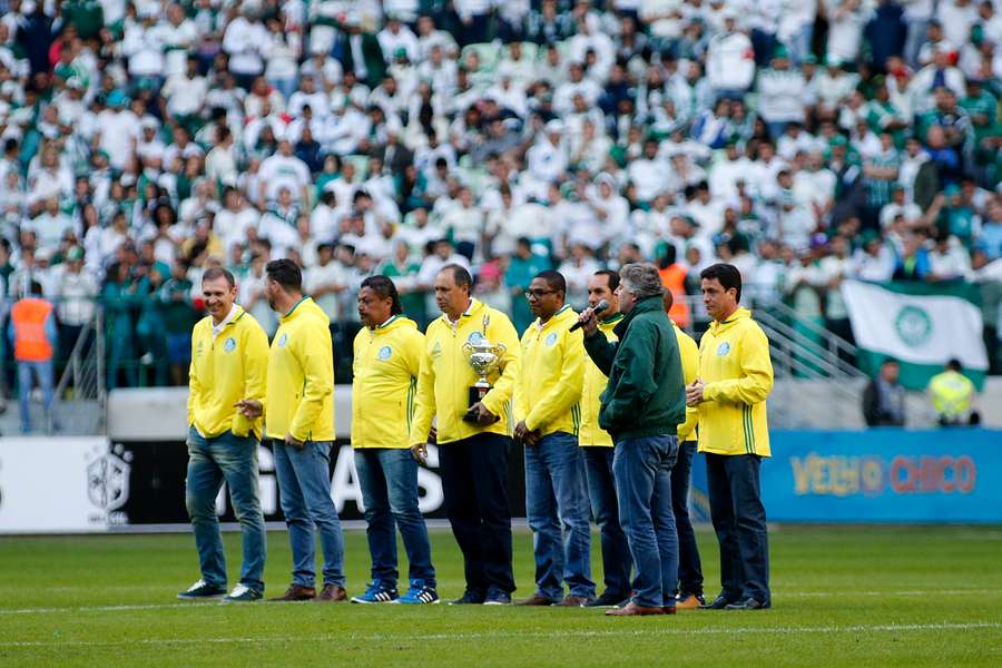 Heróis de 1993 são homenageados em 2016 Heróis de 1993 são homenageados em 2016