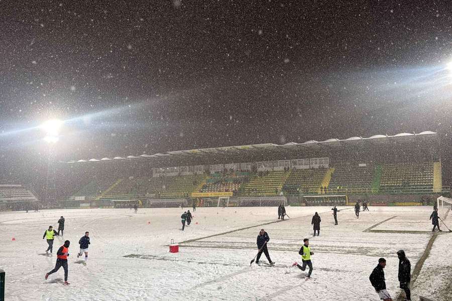 Stadionul de la Mioveni înainte de startul partidei