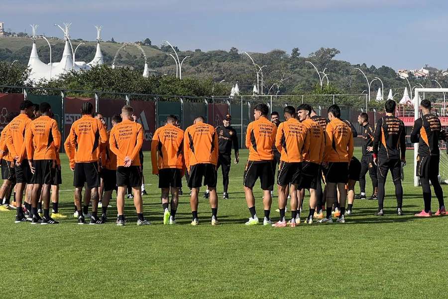 Internacional em último treinamento antes da viagem à Bolívia