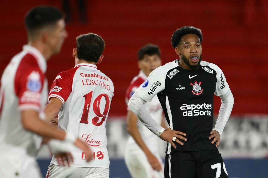 Corinthians sofreu gol depois de quatro jogos sem ter meta vazada