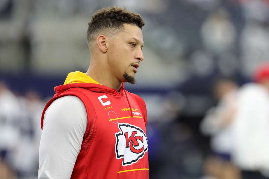 Chiefs QB Patrick Mahomes warming up before a game