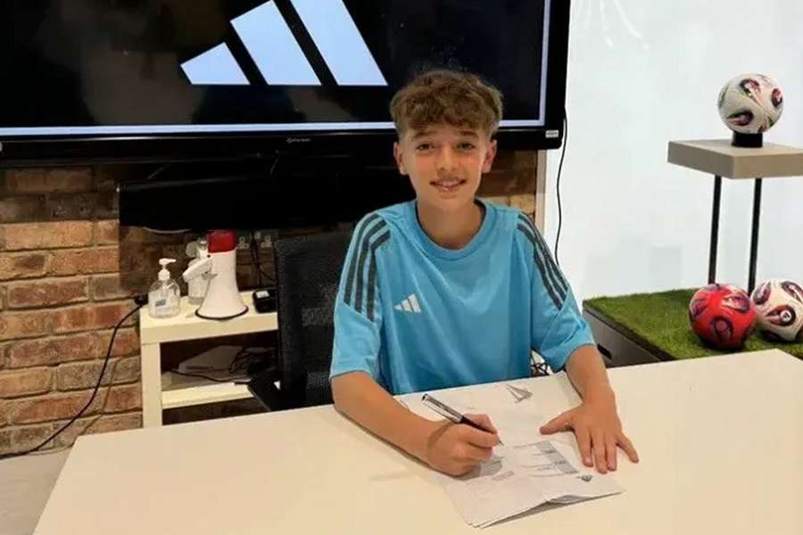 Chelsea, Man City fight over Blackburn super junior Schaper Chelsea, Man City fight over Blackburn super junior Schaper