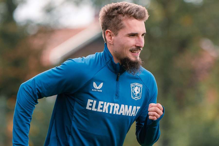 Michal Sadílek se zapojil do tréninku Twente.