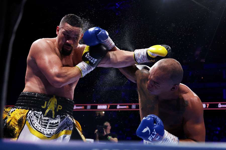 Fabio Wardley conecta un golpe a Joseph Parker durante su combate de pesos pesados en el O2 Arena el sábado Fabio Wardley conecta un golpe a Joseph Parker durante su combate de pesos pesados en el O2 Arena el sábado