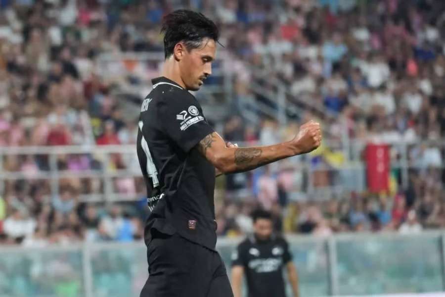 Tijjani Reijnders má za sebou vydařenou přípravu v Manchesteru City.