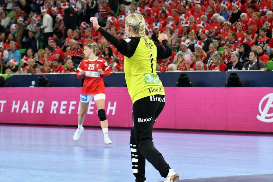 Sandra Toft og kvindelandsholdet kan forvente massiv opbakning i Royal Arena