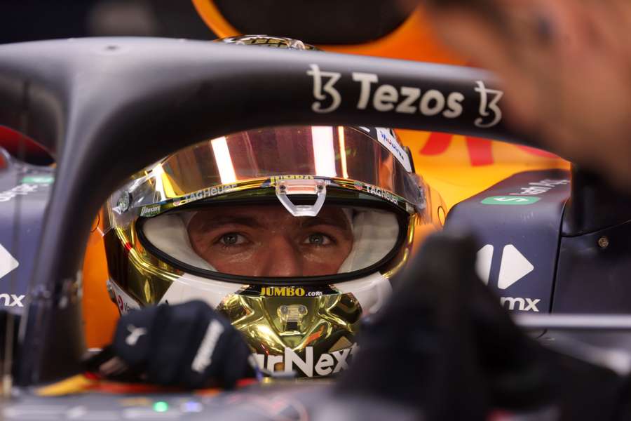Max Verstappen deu a oitava pole position do ano à Red Bull
