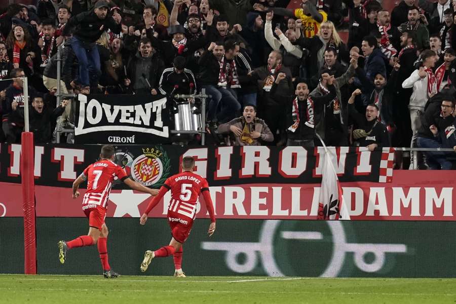 El Girona celebró la victoria con los goles de David López e Iván Martín.