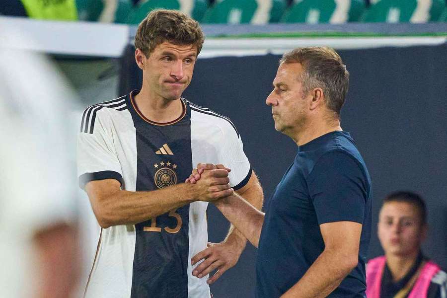 Thomas Müller und Hansi Flick im September 2023.