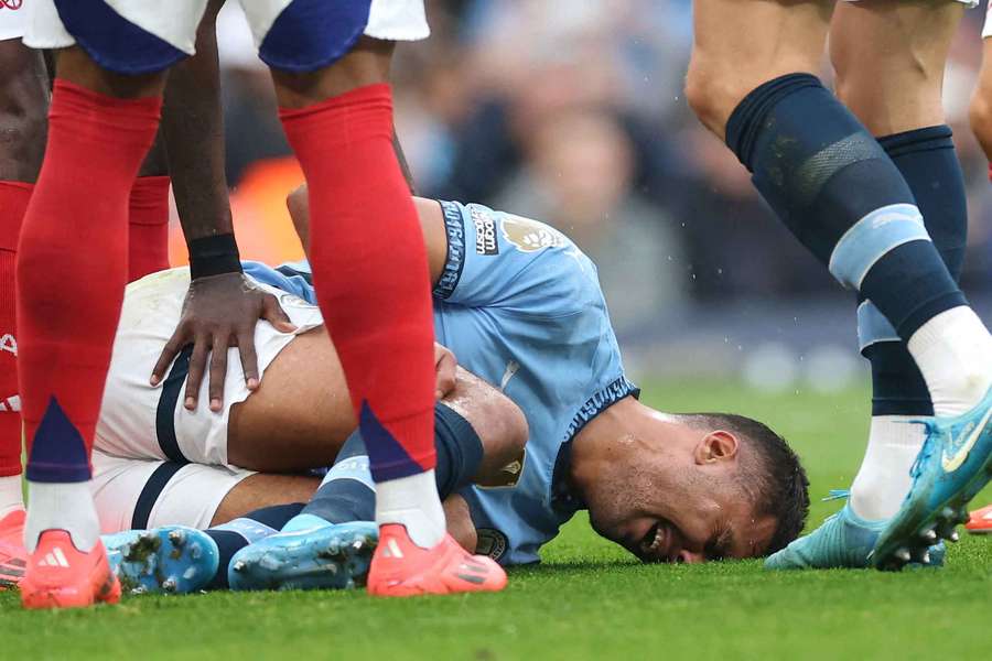 Rodri lesionou-se durante o jogo do Manchester City contra o Arsenal