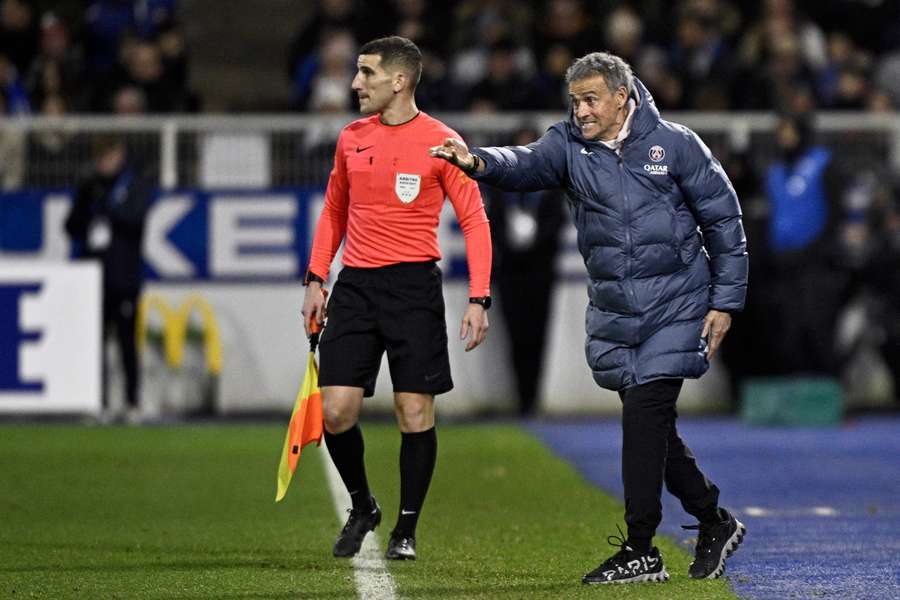 Le PSG "manque un peu de confiance" en ce moment, admet Luis Enrique