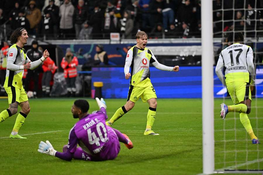 Accroché à Francfort, Dortmund cède encore des points Accroché à Francfort, Dortmund cède encore des points