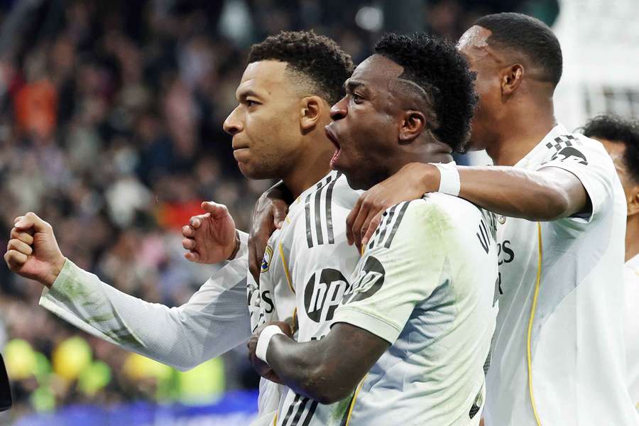 Kylian Mbappé a transformé un penalty providentiel